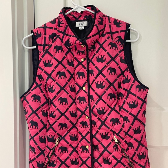crown & ivy Jackets & Blazers - Crown & Ivy Sleeveless Puffer Vest - like new!